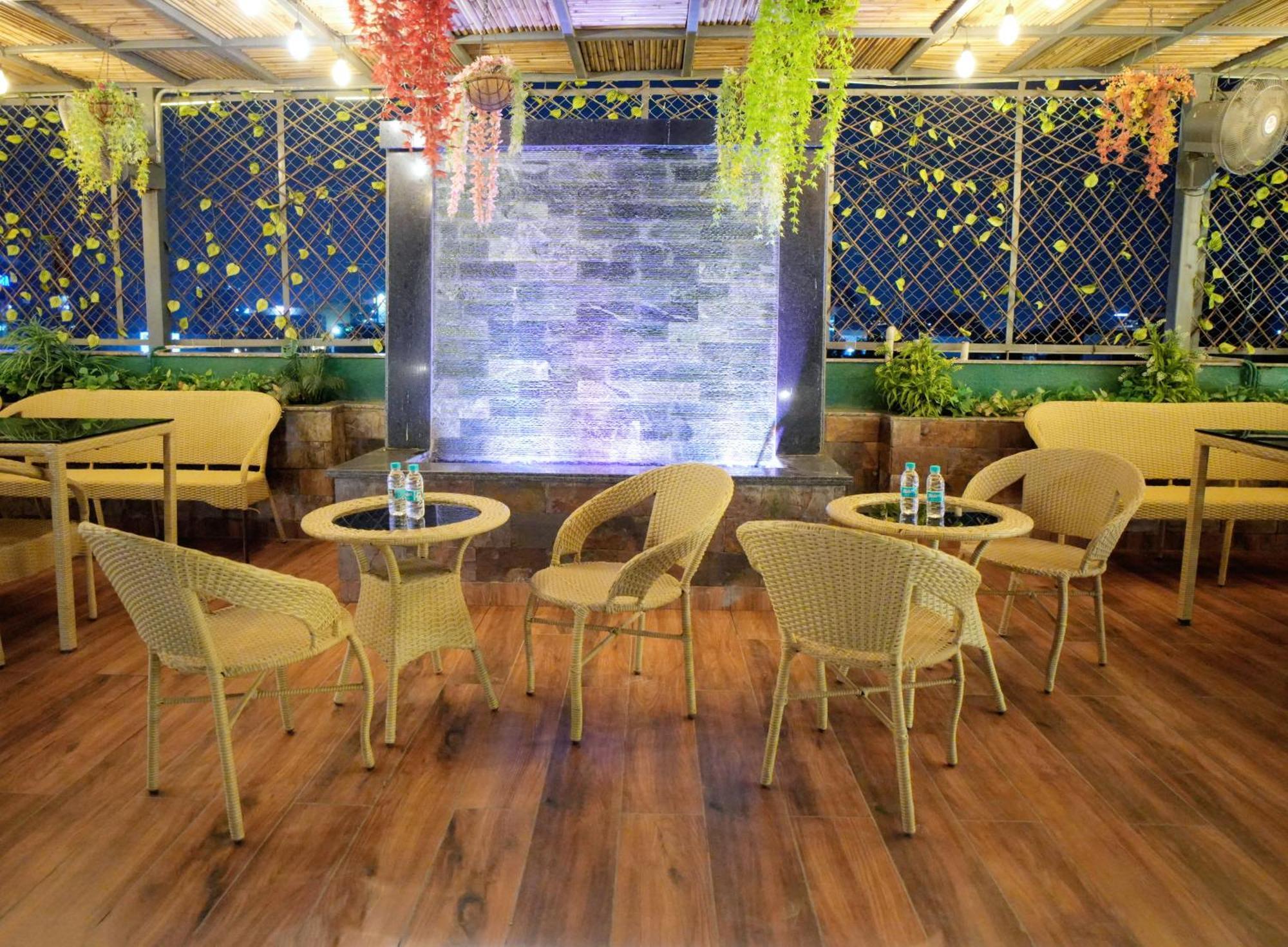 Hotel Haris Mg Road Gurugram Gurgaon Exterior foto